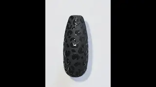 Animal print nail art design with matte and gloss gel top coats DIY tutorial