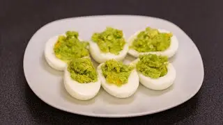 How to Make Avocado Stuffed Eggs | Healthy Skin Friendly Breakfast or Snack
