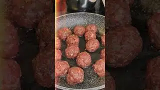 Des boulettes de viande hach&eacute;e comme tu n'en as jamais mang&eacute; 🧆🍚