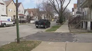 Canaryville man says dangerous hole has been in his alley for years, with no fix from city