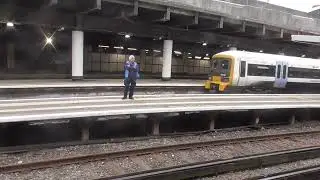 Southeastern Class 465 (8) car Departure London Victoria for Gravesend