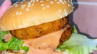 Veggie Burger aka McVeggie #vegetarian #meatless #burger#food #easyrecipe #potato #yummy