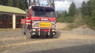 Scania 143 maskintrailer flyttar tigercat 1075 markberedare bracke b390