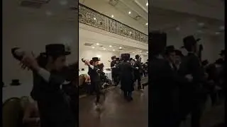 YOUNG AND OLD, LETTING THE SCENE UNFOLD ❤️&zwj;🔥#jewish #shorts #wedding #music #dance