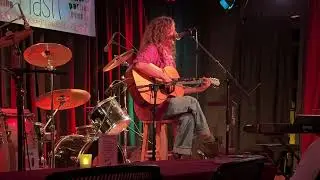 Julie Webb - Never Broke My Heart (Live from Kennett Flash Open Mic 10/12/2025)
