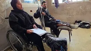 الطفلة ريماس أبو لحية ووالدها مصابان بنيران الاحتلال وينتظران السفر لاستكمال العلاج خارج غزة