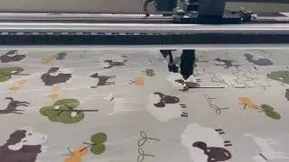 Laser garment cutting machine with CCD camera& electirc conveyor  (autofeeding system, conveyor belt