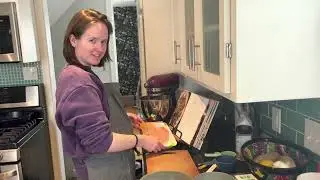 Sarah Reid Worst Cooks in America Video
