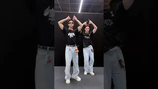Hyunchan doing Gold dance challenge👀 #hyunchan #hyunjin #bangchan #straykids