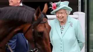 Smiles and cheers as Queen returns to Royal Ascot