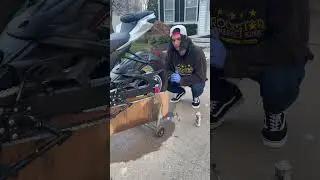 How to Lubricate Motorcycle Chain