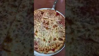 Enticing Pizza #uspizza #piepizza #food #pizzafam #pizzarecipes #pizzalife #pizzatoppings #foodie