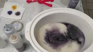 Dying yarn in a crock pot