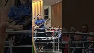 @annaclararochaoficial  LOUVANDO A DEUS NO CONGRESSO UMADECOP...........