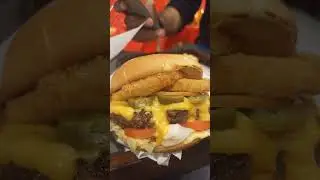 1500 me burgers ki sab se, zabrdast deal subscribe my channel#trending#redvolks#foodblooger #food😍