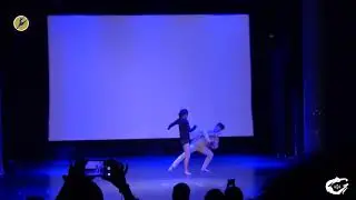 M&uacute;a đương đại 