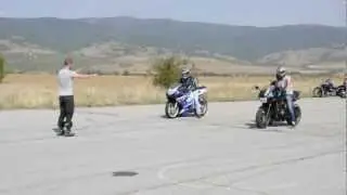 Kawasaki z750s vs Suzuki 600