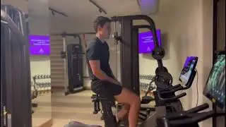 Mientras pedalea en 🚲 | Álex González canta Tennessee W #alexgonzalez