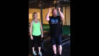 Teaching women to do pull ups