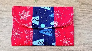 I made a great Christmas gift with a few scrap fabrics. Watch and see...