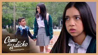Mariana se queda con la panza vacía por darle comida a su hermanito | Como dice el dicho 1/5 | Bu...