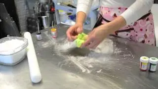 How to Colour Cake Fondant Bright Neon Green