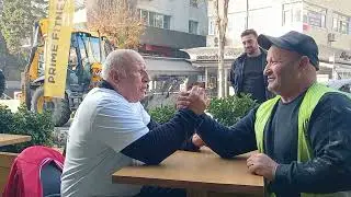 50 YAAŞINDA YOLLARIN PRKE TAŞLLARINI ONARAN USTANIN ELLERİ MENGENE GİBİYDİ &Ccedil;OK ZOR YENDİM