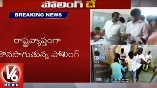 Voters Beat Up Polling Official At Mellachervu In Huzurnagar Constituency | TS Assembly Polls | V6