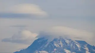 Epic Mt. Rainier Lenticular Cloud Timelapse #wawx