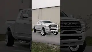 2025 #RAM 2500HD #Vossen GNX-01 in Polished Gloss Clear @miamipowerwheels