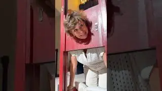 бабушка в головорезке! 💀🤣
