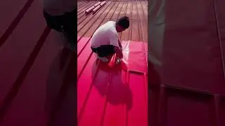 The process of laying anti rust membrane on color steel tile roof