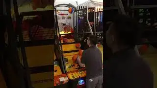 stage 3: 7 balls, 578 points - Street basketball arcade game machine #shorts #arcade