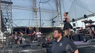 Jerry Harrison & Adrian Belew - Slippery People (Houston 06.16.23) HD