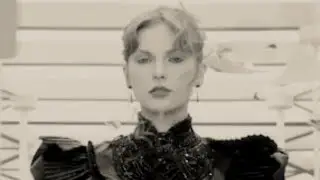 Timing Over Tradition &mdash; A Channelled Psychic Reading on Taylor Swift 
