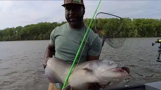Fishing the James river with the HELLCAT REVENGE RODS with Greg blue (FT- 4ReelFishing)
