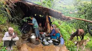 Best Life in A Himalayan Shepherd,s During The Rany Day || Most Relaxing || Documentary Video💚💓