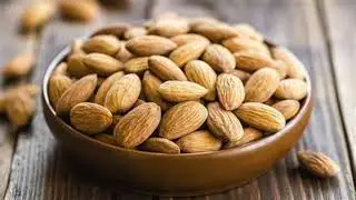 Study suggest eating almonds daily may cut stress heres how much you need