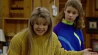 Michelle Tells DJ There's A Car In The Kitchen [Full house]