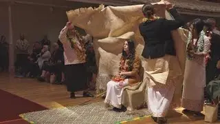Jacinda Ardern explains Samoan ifoga ceremony after dawn raids apology