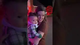 Baby&rsquo;s First Time Seeing Christmas Lights 🎄😭😭😭😭😭