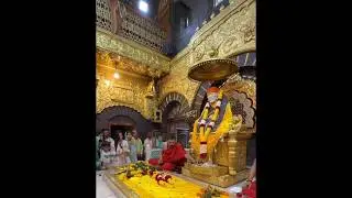 Palak tiwari with mother shweta tiwari at sai baba temple 😍🥰 #palaktiwari #shwetatiwari #shorts