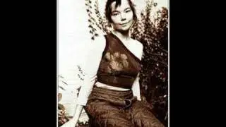 Björk Scary (song)