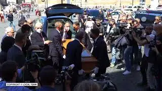 Roma, funerali Assunta Almirante: l'arrivo del feretro