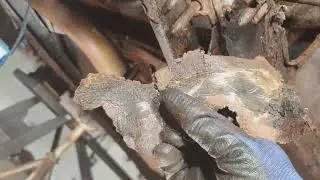 Starting to fix the other rusty side, bolt and dirt removal
