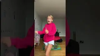 I stubbed my toe #holiday #dance #sophia #dancedance #danceholiday #funny