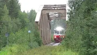 Inlandst&aring;g &Aring;sarna k&ouml;r &ouml;ver &auml;lven (Ljungan) 9aug24