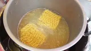 Ide Usaha Jualan Mie Level 3000 An Extra Pedas Di Sekolahan
