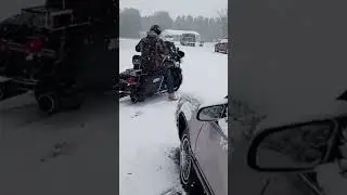 RIDING A HARLEY IN THE SNOW ❄️🏍️