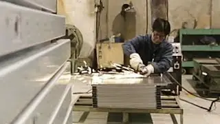 China's aging migrant workers now find jobs closer to home